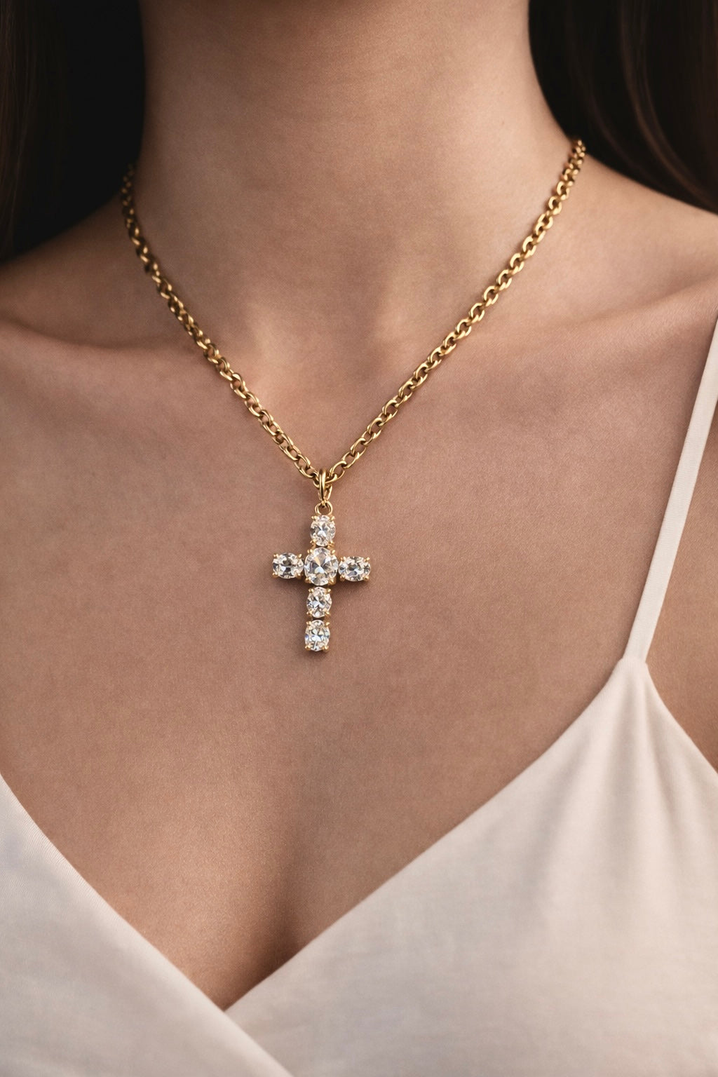 Colar Cruz com zirconias