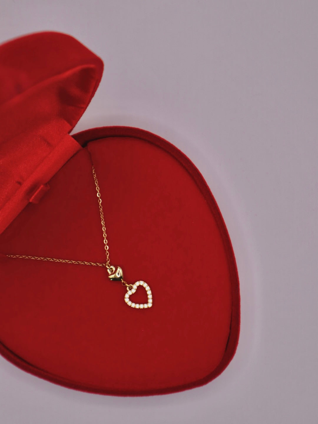 Colar Delicate Coração com zircónias