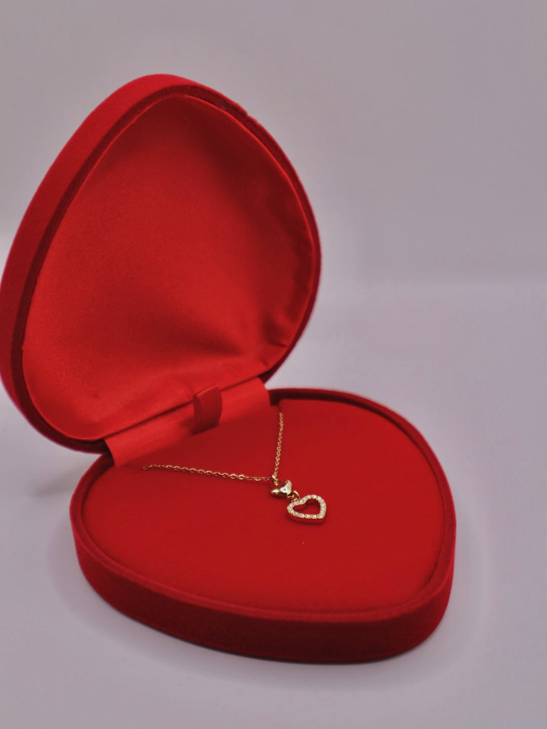 Colar Delicate Coração com zircónias